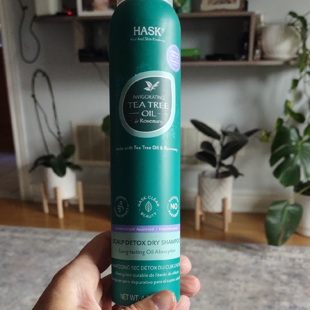 Invigorating Tea Tree Oil Dry Shampoo - Green